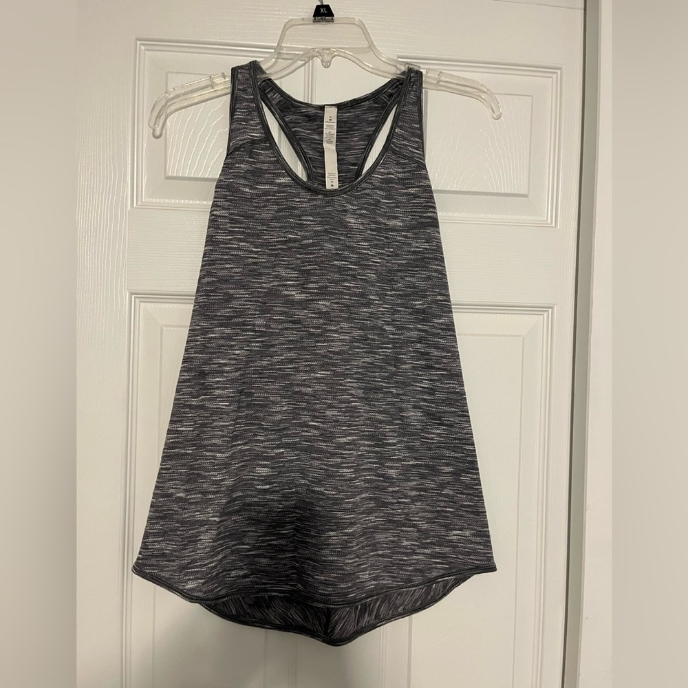 Lululemon size 6 tank